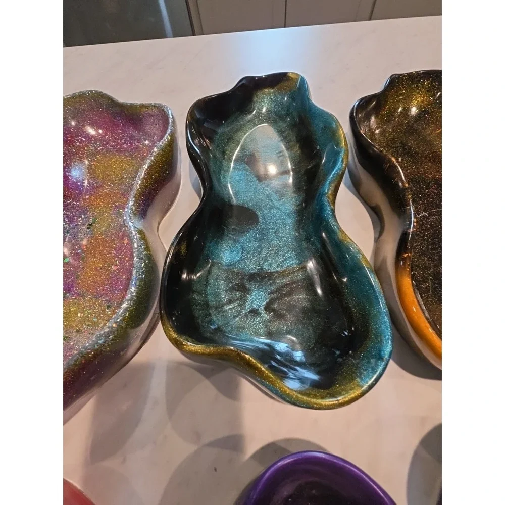 Handmade Resin Long Wavy‎ Edge Bowl. Price Is For One Bowl